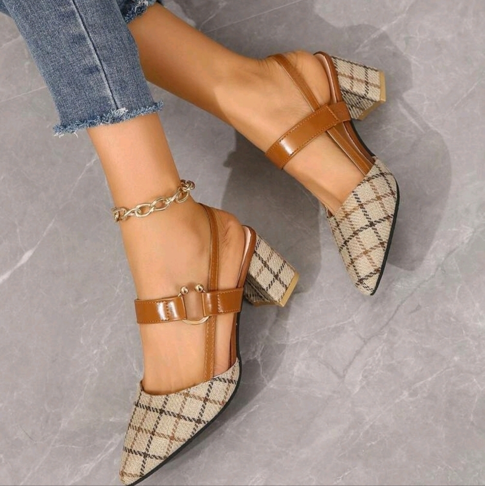 Women's Fashionable Square Fabric Material Peep Toe Chunky Hing Heels Sandals - Picture 2 of 6